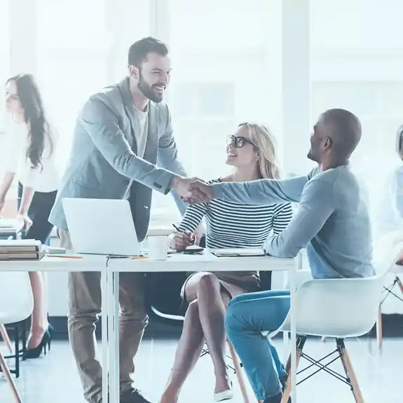 Image of business discussion.